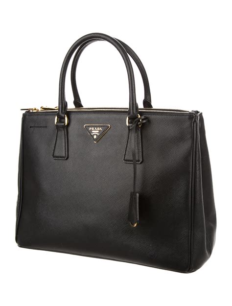 prada tote bag with zipper|Prada tote bag saffiano.